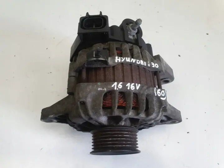 Hyundai i30 1.6 16V ALTERNATOR 90A 2655447 valeo 37300-2B101