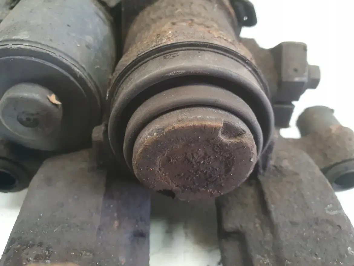 Volvo S90 V90 TYLNY ZACISK HAMULCOWY prawy tył 31687346 31687506
