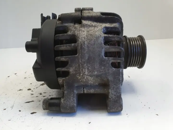 Volvo S40 II V50 1.6 D D2 ALTERNATOR 30659389 120A valeo