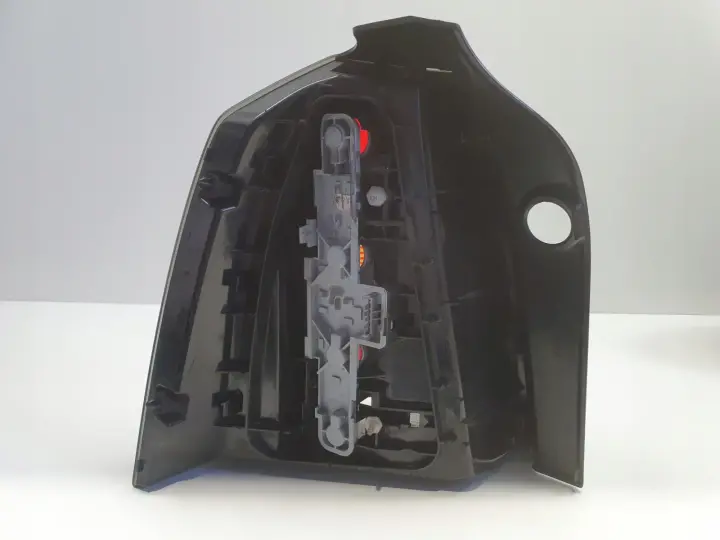Opel Zafira B TYLNA LAMPA PRAWA prawy tył pasażera 24451843