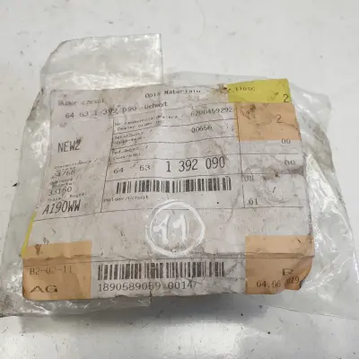 BMW E31 840 850 i MOCOWANIE ZATRZASK LAMPY 1392090