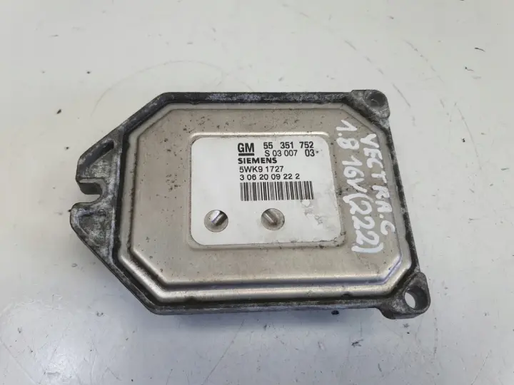 Opel Vectra C 1.8 16V STEROWNIK SILNIKA komputer 55351752