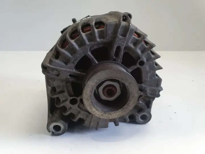 BMW E87 E90 2.0 D ALTERNATOR valeo 7802261 AL03 180A