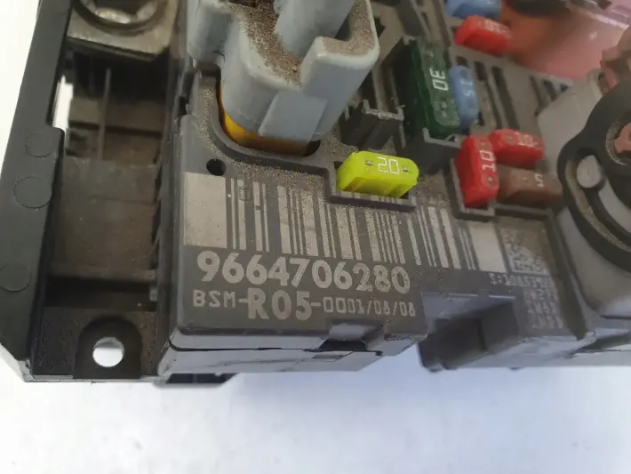 Citroen Berlingo III SKRZYNKA BEZPIECZNIKÓW Moduł BSM 9664706280