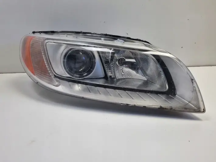 Volvo S80 II V70 III 06-16r PRZEDNIA LAMPA PRAWA PRAWY PRZÓD xenon 31214348
