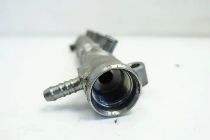 VW Golf VII 1.6 TDI LISTWA WTRYSKOWA 04L130089F