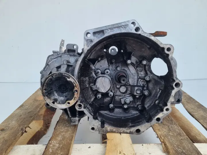 VW Passat B6 1.9 TDI SKRZYNIA BIEGÓW manualna JCR manual