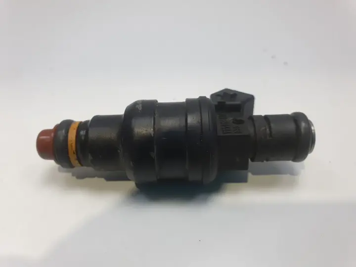 Audi A4 B5 1.8 20V WTRYSKIWACZ wtrysk 0280150444