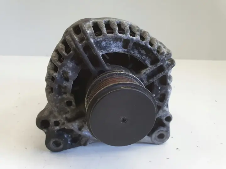Audi A4 B6 1.9 TDI ALTERNATOR bosch 06F903023J 140A