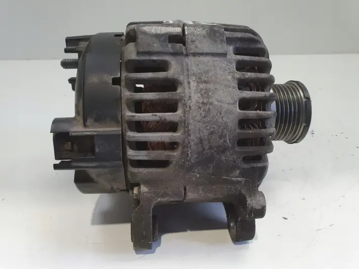Audi A4 B8 2.0 TDI ALTERNATOR valeo 06F903023P 140A