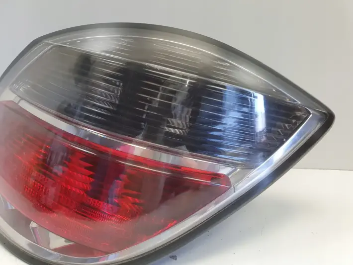 Opel Astra H III lift HB 06-10r TYLNA LAMPA PRAWA prawy tył 13222325