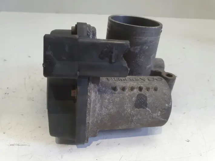 VW Fox 1.4 8V PRZEPUSTNICA 03C133062B