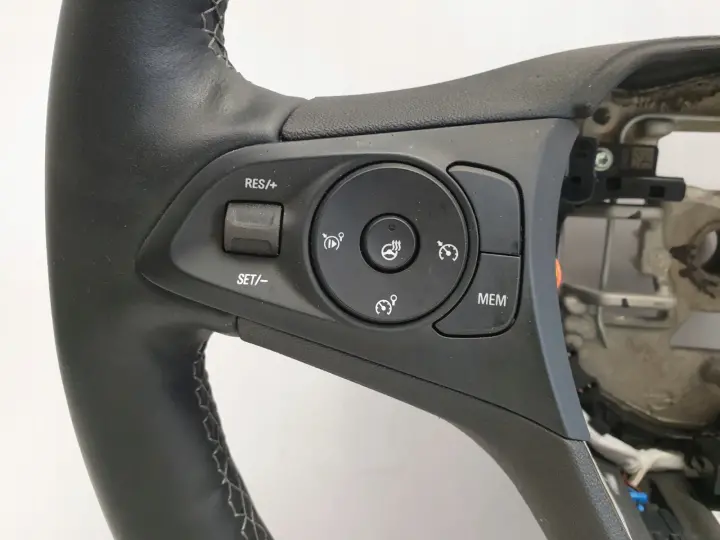 Opel Corsa F SKÓRZANA KIEROWNICA Multifunkcyjna