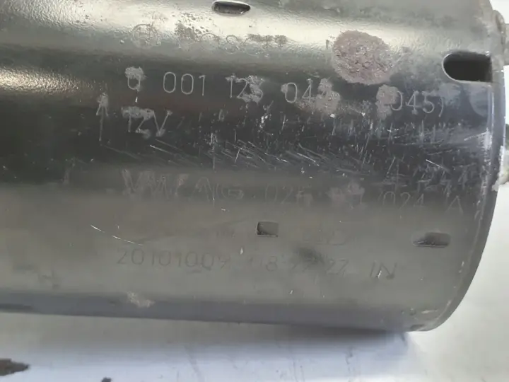 VW Passat B7 2.0 TDI ROZRUSZNIK 02E911024A bosch