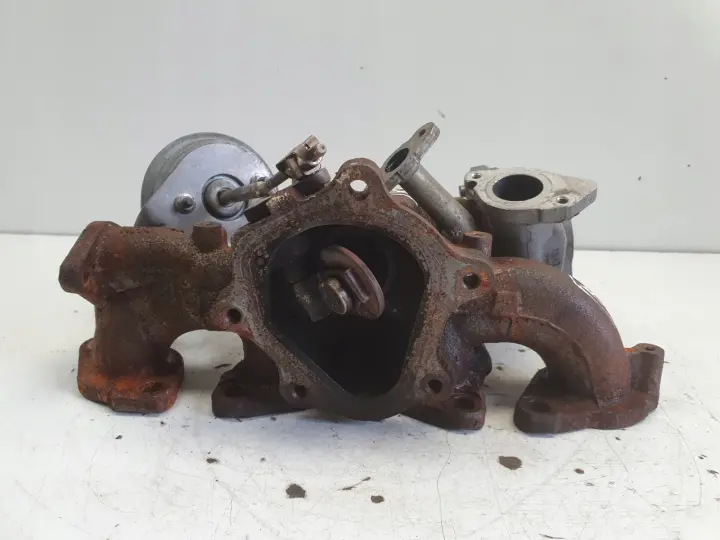 Volvo V60 II 2.0 D4 TURBOSPRĘŻARKA turbo 32240493 32240494