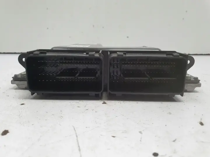 Volvo V40 II 2.0 D STEROWNIK SILNIKA komputer 31312486