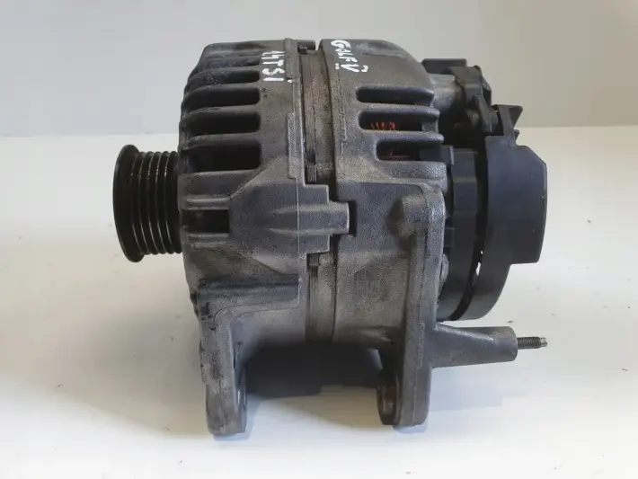 VW Golf V 1.4 FSI ALTERNATOR 03C903023D 110A bosch