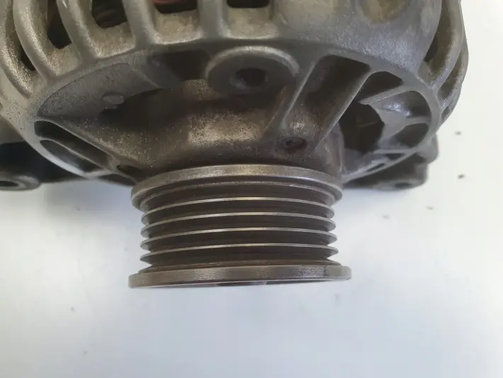 Audi A4 B5 1.8 T ALTERNATOR bosch 0123310022 70A