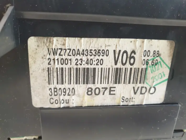 VW Passat B5 FL 2.3 V5 LICZNIK ZEGARY 3B0920807E
