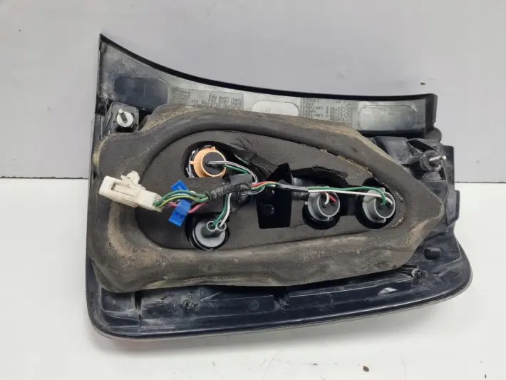 Toyota Prius II 03-09r TYLNA LAMPA LEWA lewy tył kierowcy STANLEY 47-14L