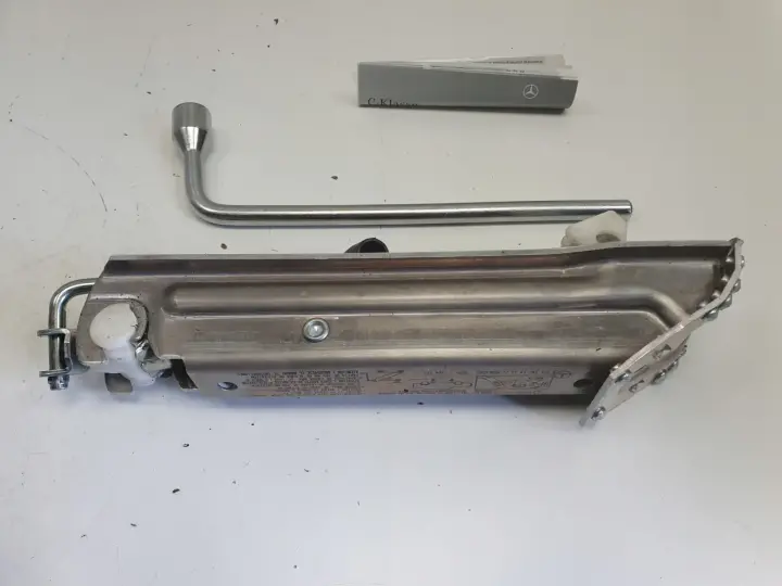 Mercedes W212 W204 W207 ZESTAW ZMIANY KOŁA wypełnienie lewarek A2128980914