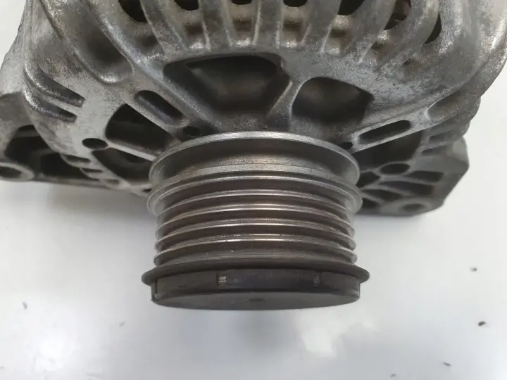 Hyundai i30 1.6 CRDI ALTERNATOR 2655475 valeo 120A