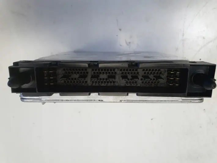 Volvo V70 II 2.4 BENZYNA KOMPUTER SILNIKA sterownik 30684877 079700-9540