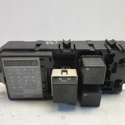 Volvo S40 V40 SKRZYNKA BEZPIECZNIKÓW 30889989