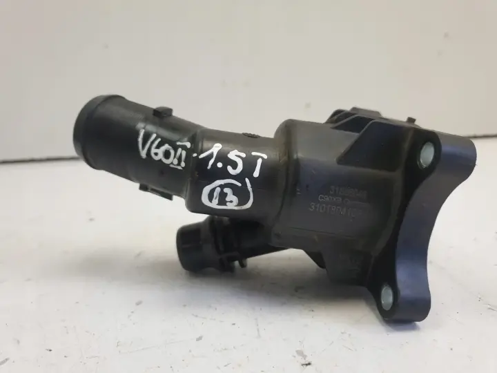 Volvo V60 II 1.5 T OBUDOWA TERMOSTATU WODY 31686046