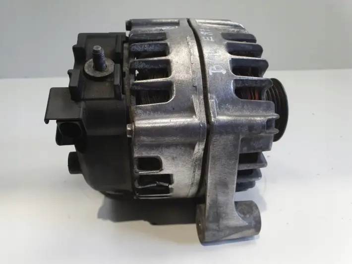 BMW E87 E90 2.0 D ALTERNATOR valeo 7802261 AL03 180A