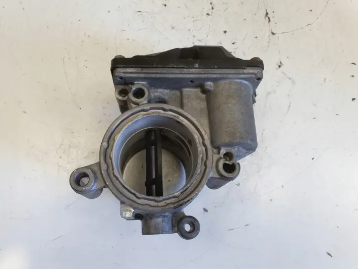 VW Passat B6 2.0 TDI PRZEPUSTNICA 03L128063AF