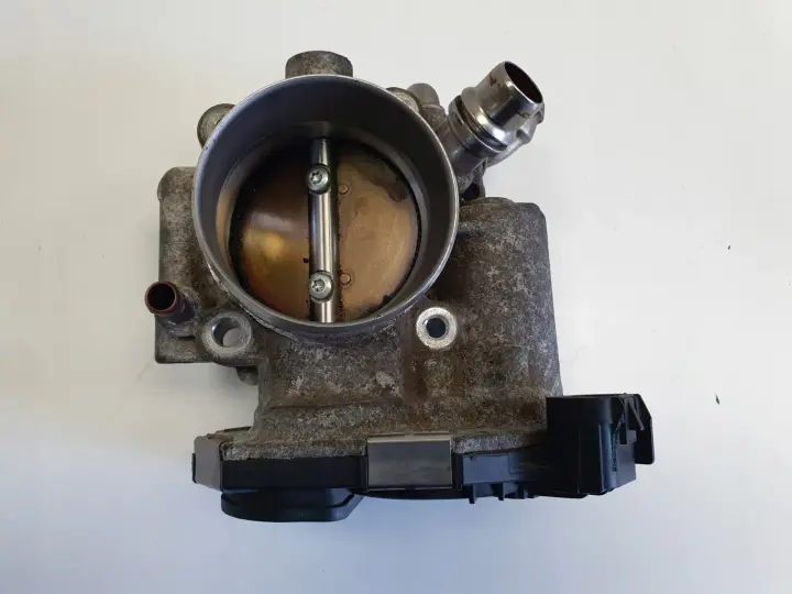 Opel Astra IV J 1.6 16V PRZEPUSTNICA 55561495