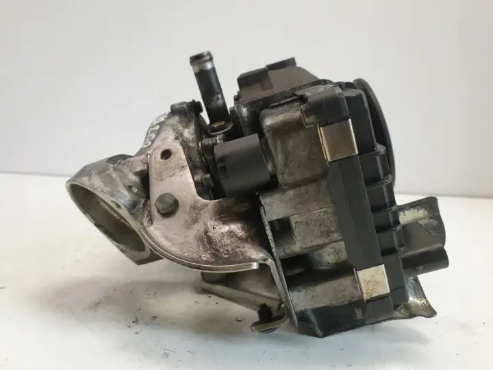 BMW E87 2.0 D TURBOSPRĘŻARKA turbo 7792412D