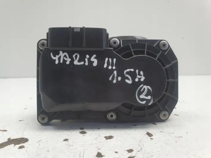 Toyota Yaris III 1.5 VVTi 2NR PRZEPUSTNICA 22030-47040