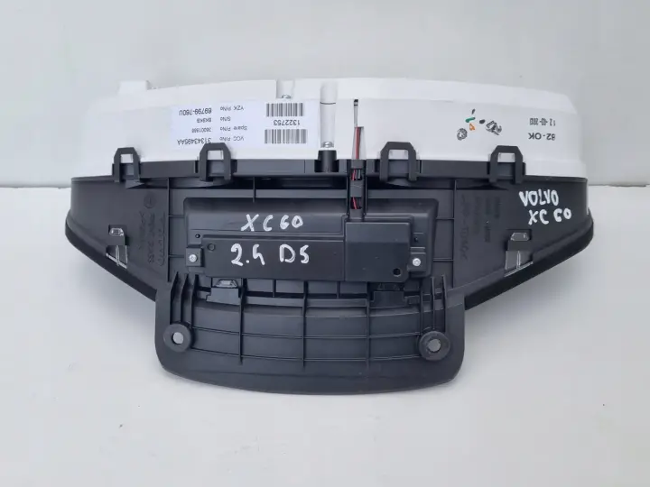 Volvo XC60 2.4 D5 diesel LICZNIK ZEGARY R-DESING Europa 31343495AA