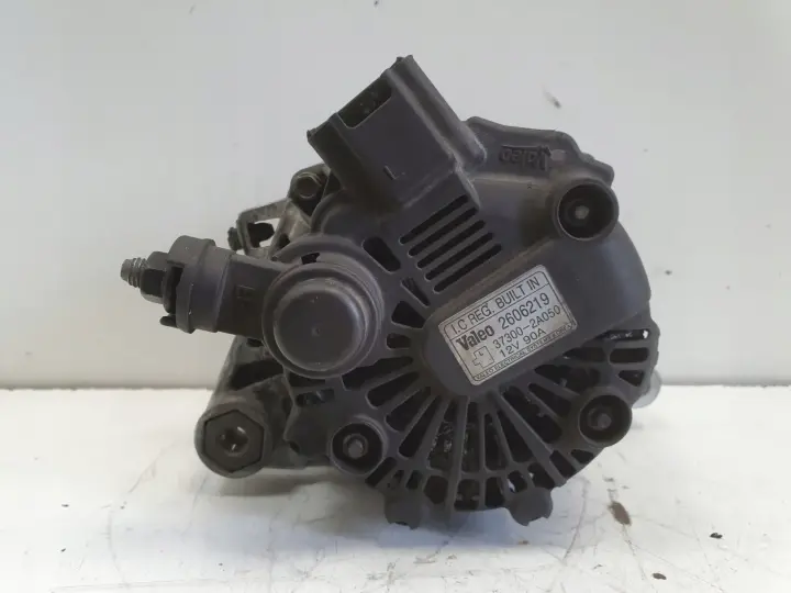 Hyundai i20 1.4 CRDI ALTERNATOR 37300-2A050 valeo 90A