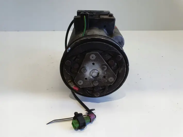 Audi A4 B5 1.8 20V SPRĘŻARKA KLIMATYZACJI pompa 8D0260805D