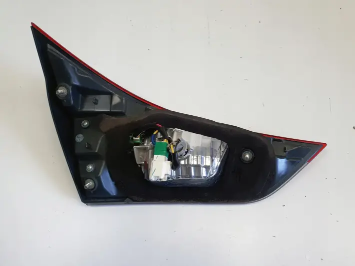 Toyota Auris II lift HB TYLNA LAMPA LEWA lewy tył kierowcy w klapę 02-344