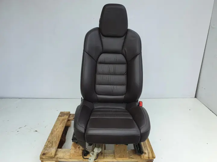 Porsche Cayenne FOTELE KOMPLET FOTELI europa DVD