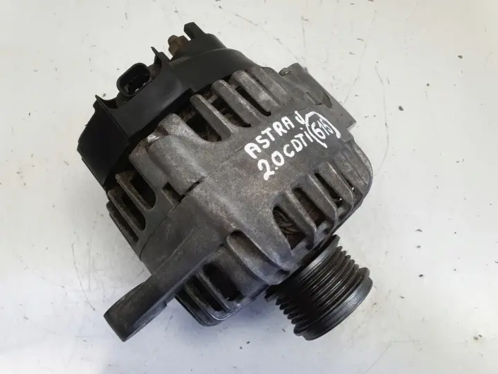 Opel Astra IV J 2.0 CDTI ALTERNATOR VALEO