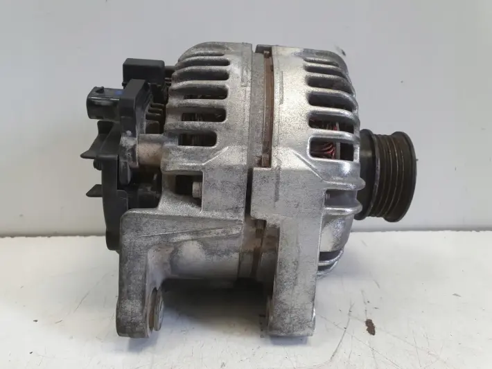 Opel Vectra C lift 1.8 16V ALTERNATOR bosch 0124425050 AL 120A