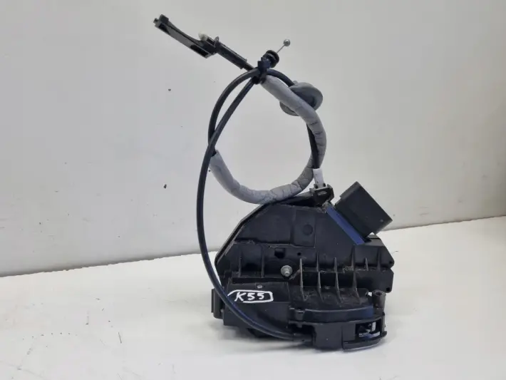 Volvo S60 II V60 ZAMEK DRZWI prawy przód PASAŻERA 31301740 Europa