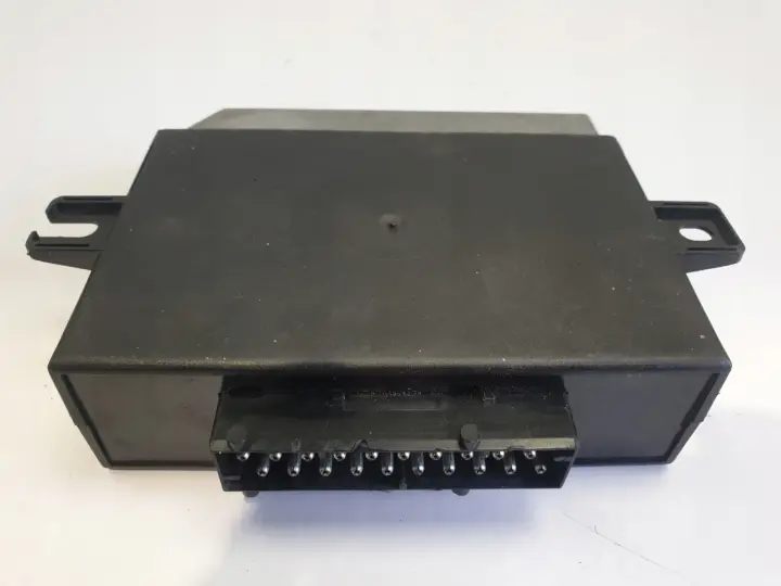 BMW 7 E38 MODUŁ HAKA sterownik 8352406 086081050