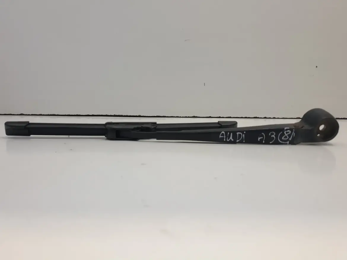 Audi A3 8L RAMIE TYLNEJ WYCIERACZKI Tył 8D9955407