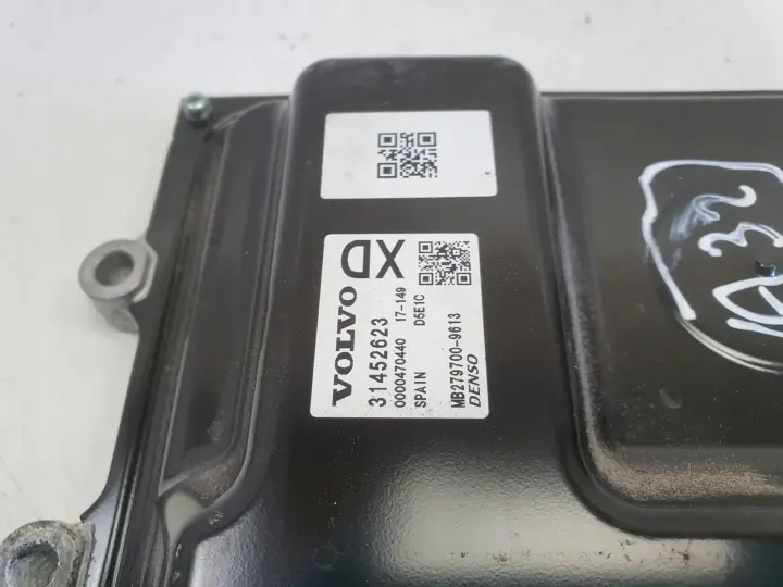 Volvo V40 II 2.0 D STEROWNIK SILNIKA komputer 31312486