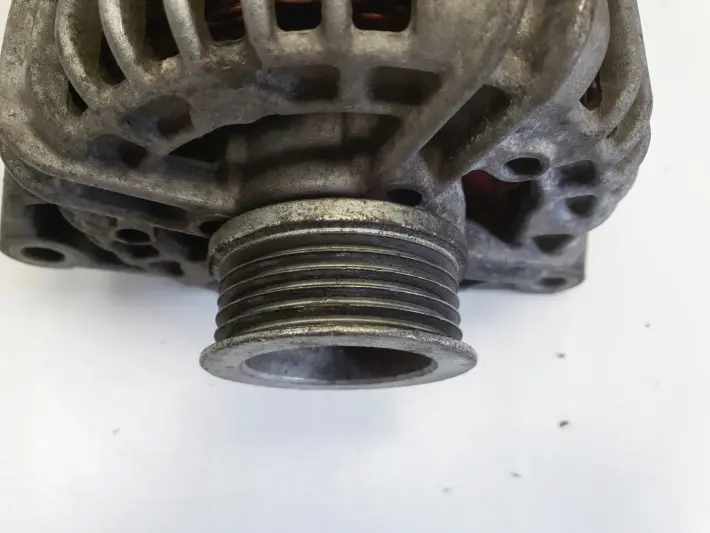 Opel Corsa D 1.4 16V ALTERNATOR BOSCH