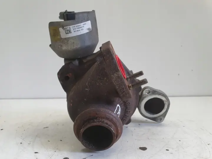 Volvo V60 S60 II 1.6 D2 TURBOSPRĘŻARKA turbo 9686120680