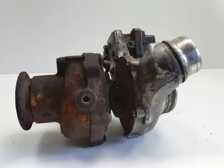 BMW E87 E90 E91 2.0 D N47 TURBOSPRĘŻARKA turbo 7800594