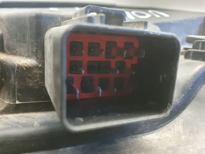Volvo S80 II V70 III 06-16r PRZEDNIA LAMPA PRAWA PRAWY PRZÓD xenon 31214348