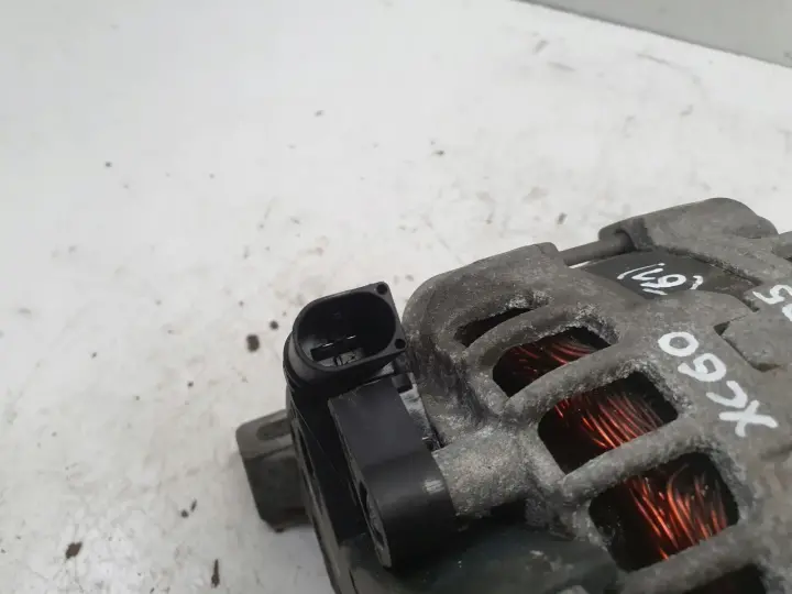 Volvo V70 III XC70 II 2.4 D5 ALTERNATOR 31419556